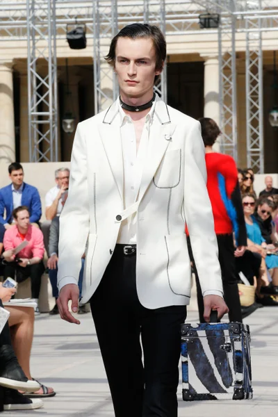 Look 97